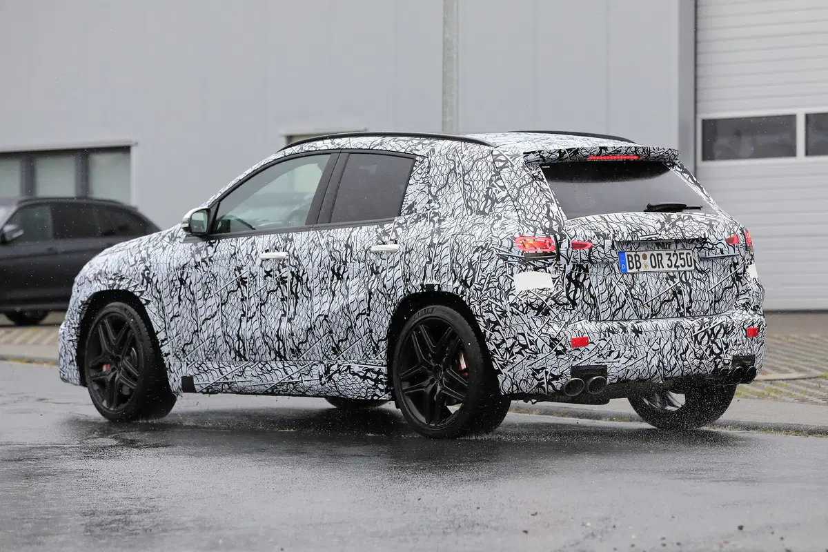Mercedes-AMG GLA 45, le foto spia (3)