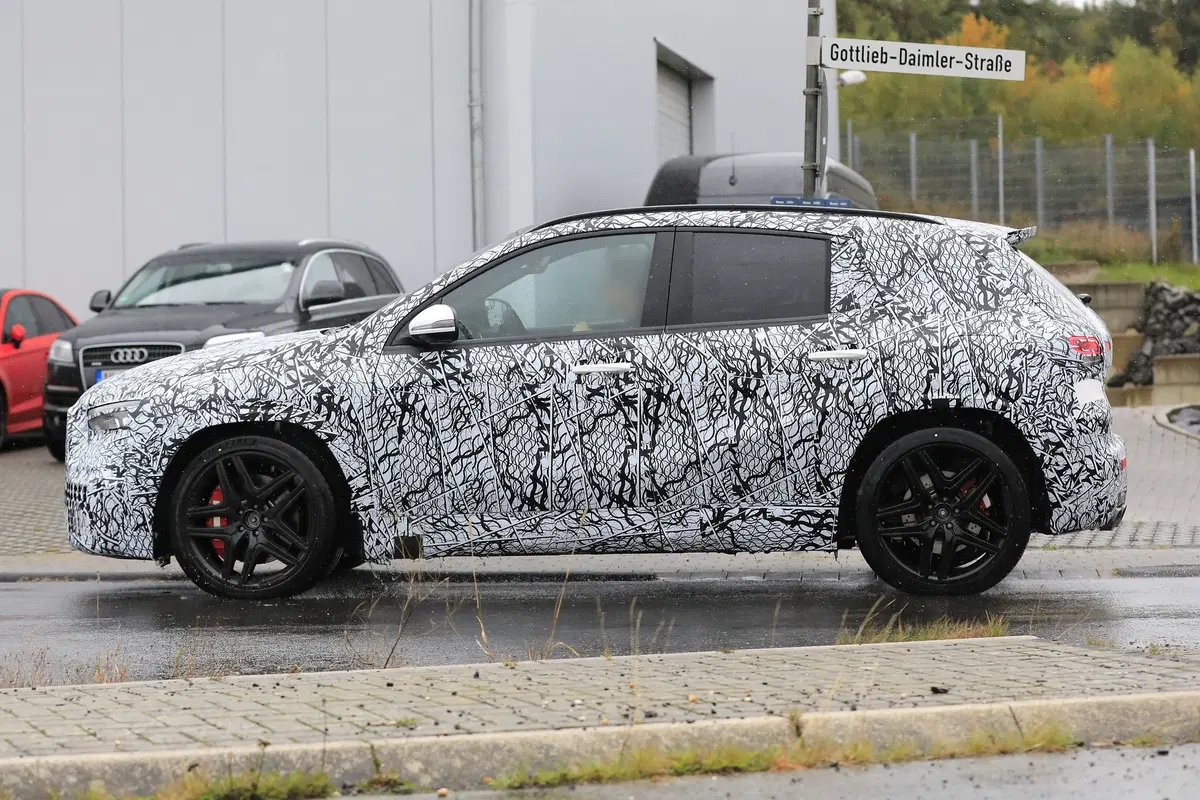Mercedes-AMG GLA 45, le foto spia (6)
