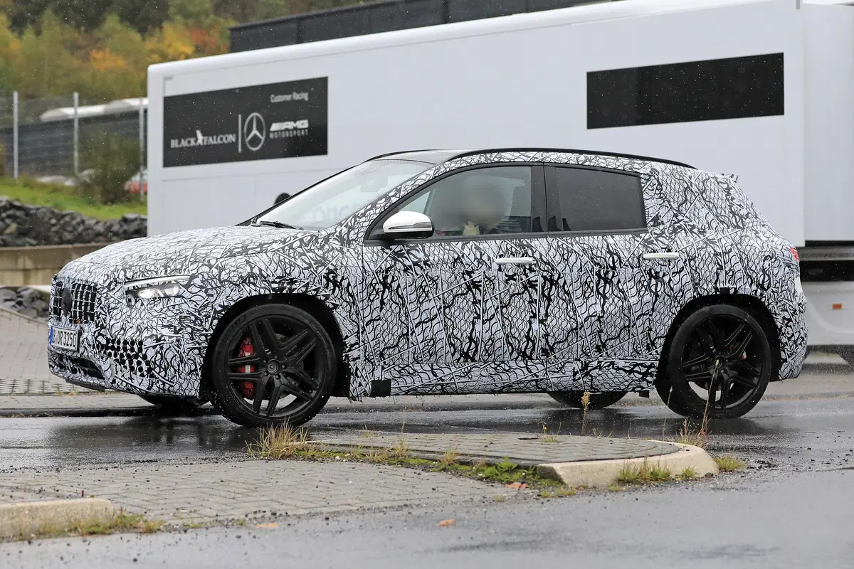 Mercedes-AMG GLA 45, le foto spia (5)