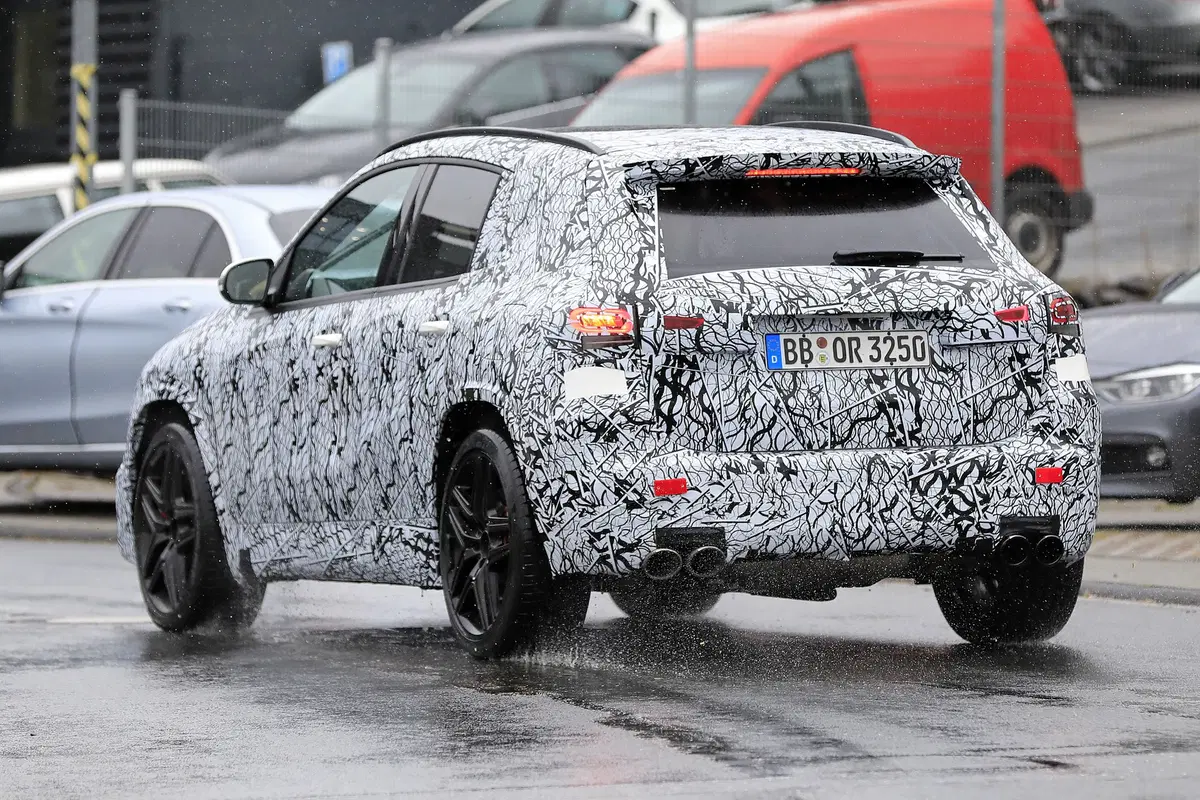 Mercedes-AMG GLA 45, le foto spia (7)