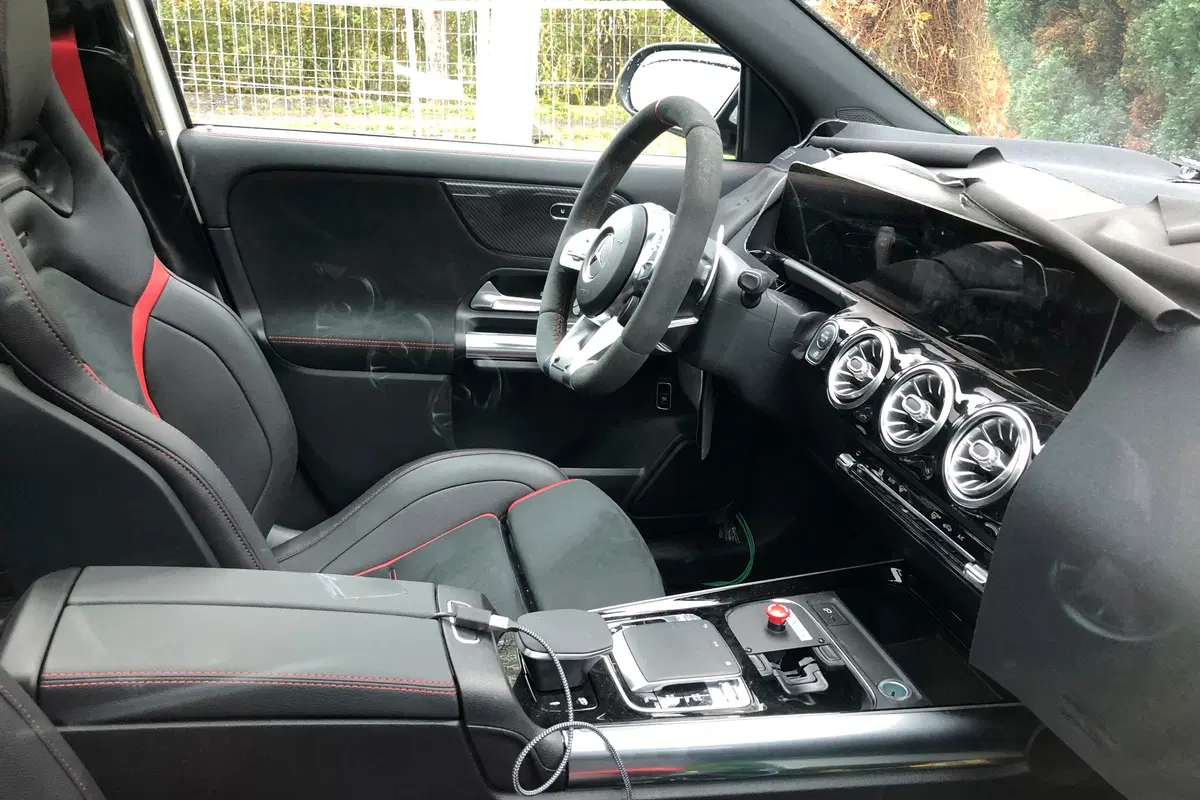 Mercedes-AMG GLA 45, le foto spia (12)