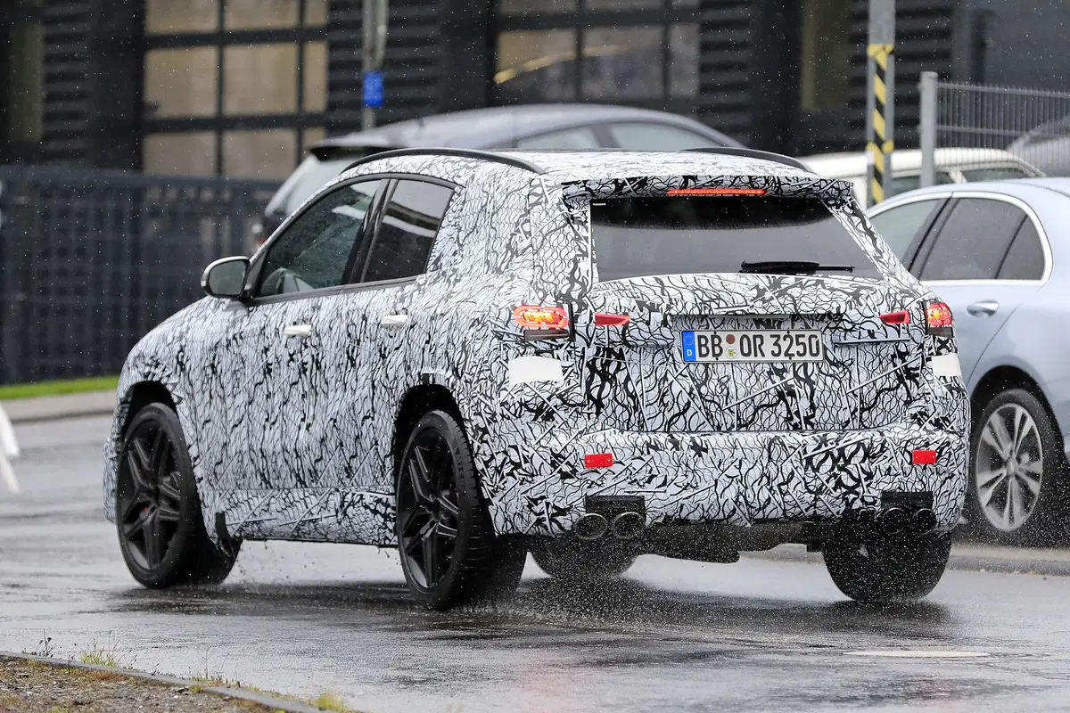 Mercedes-AMG GLA 45, le foto spia (13)