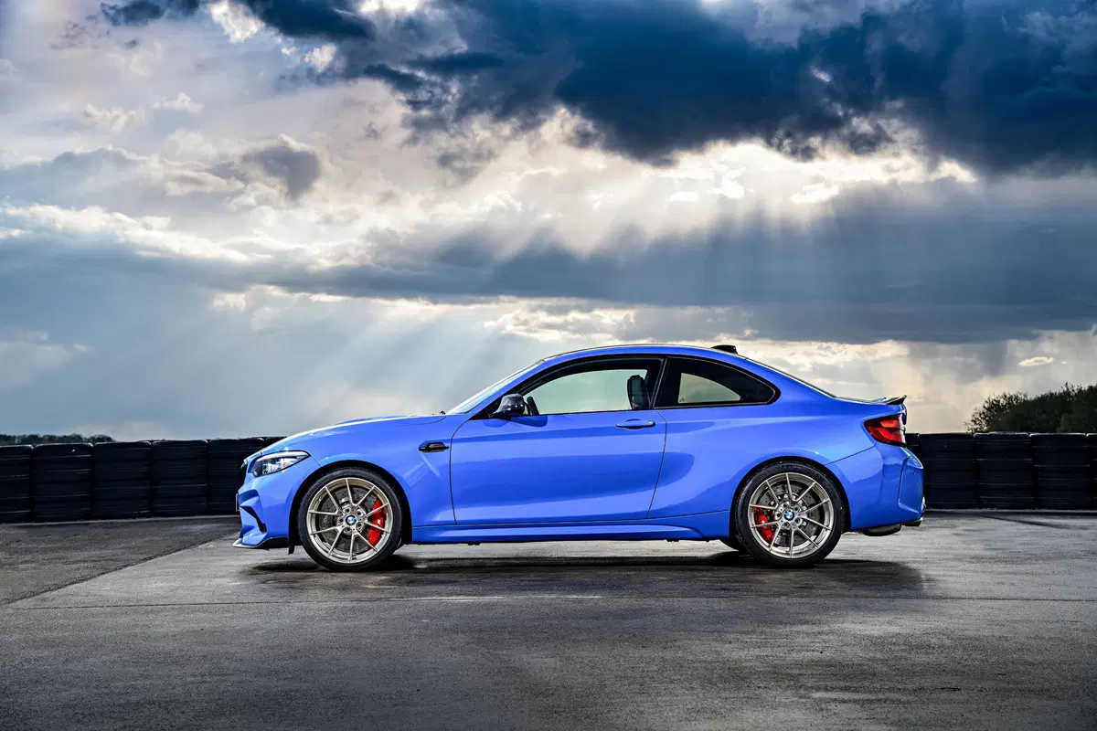 BMW M2 CS, 450 CV in salsa sportiva (7)