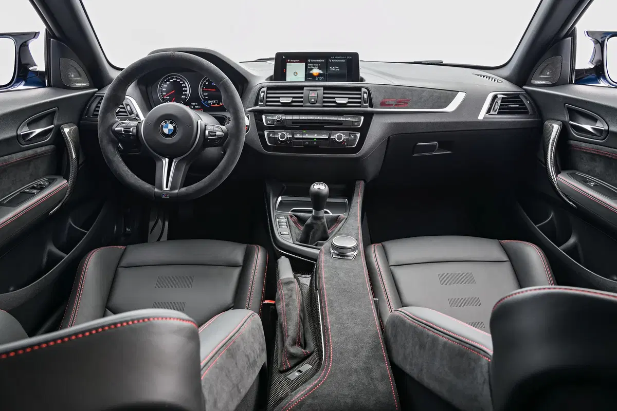 BMW M2 CS, 450 CV in salsa sportiva (13)