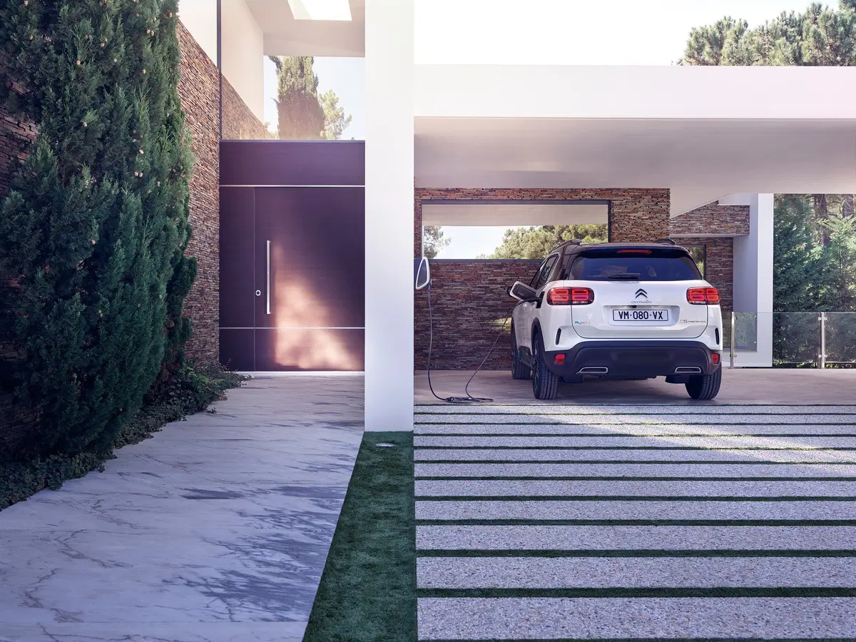Citroen C5 Aircross, ora è anche ibrida plug-in (11)