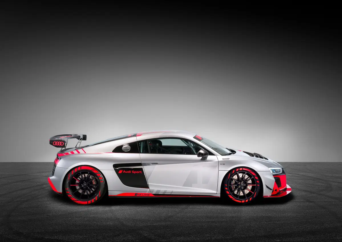 Audi R8 LMS GT4 e R8 V10 RWD, i restyling  (5)