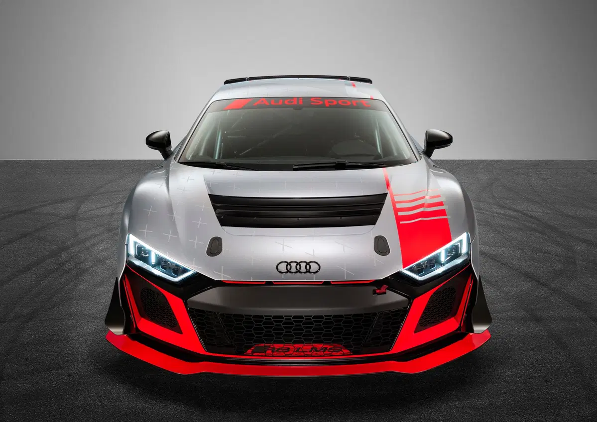 Audi R8 LMS GT4 e R8 V10 RWD, i restyling  (3)