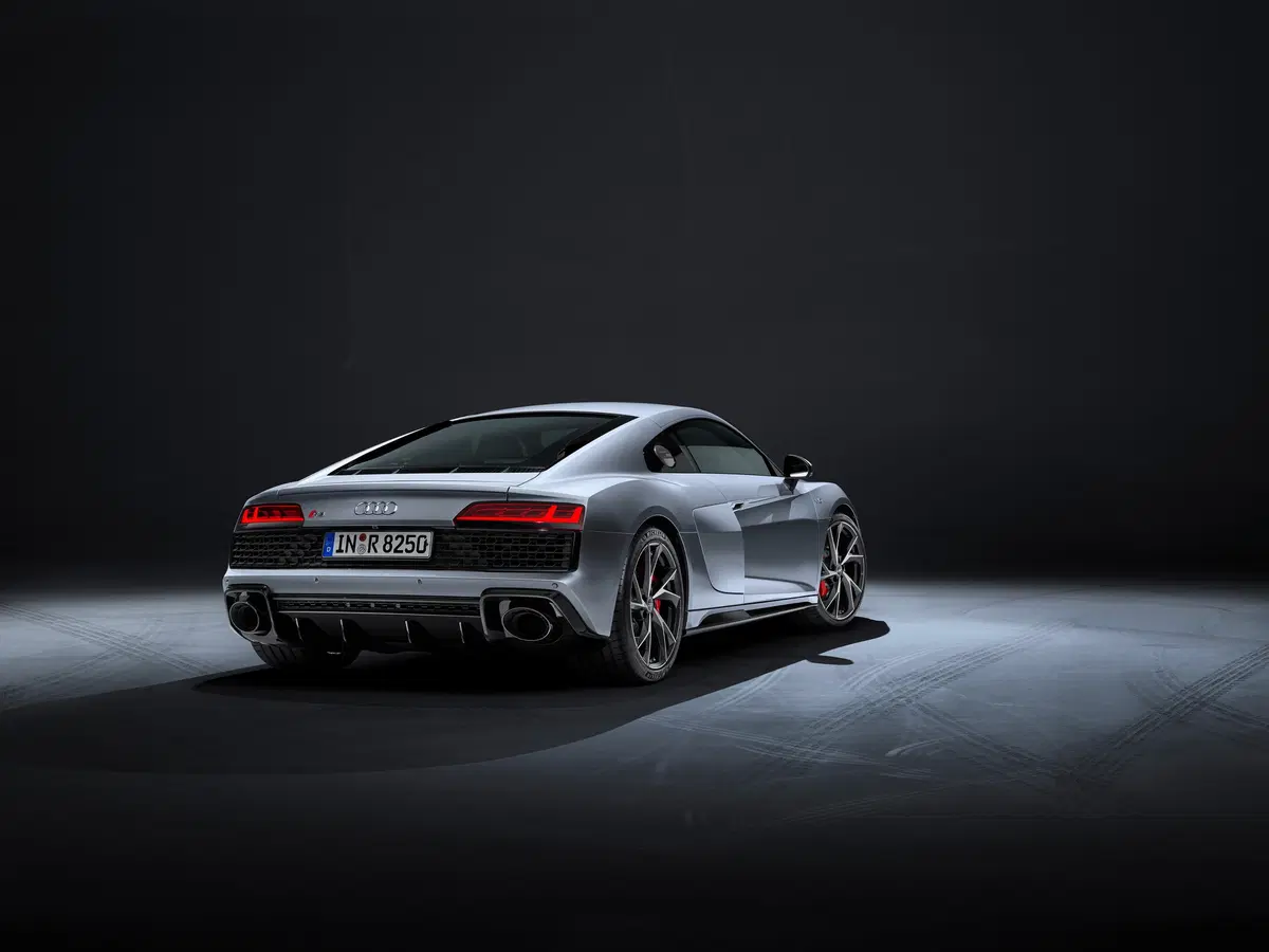 Audi R8 LMS GT4 e R8 V10 RWD, i restyling  (4)