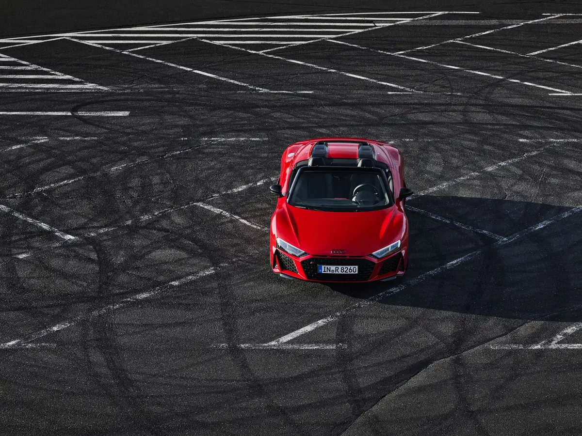 Audi R8 LMS GT4 e R8 V10 RWD, i restyling  (15)
