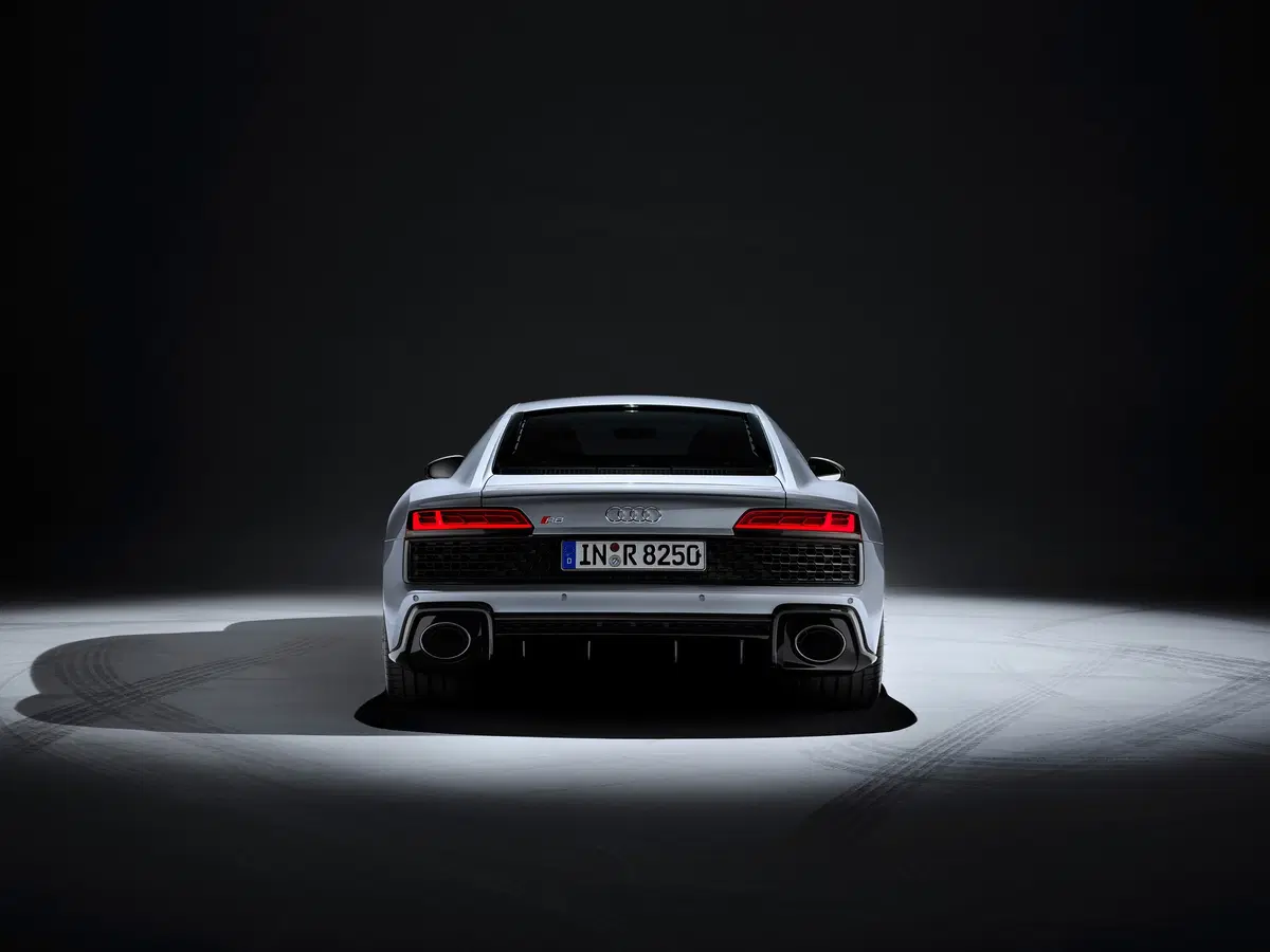 Audi R8 LMS GT4 e R8 V10 RWD, i restyling  (2)
