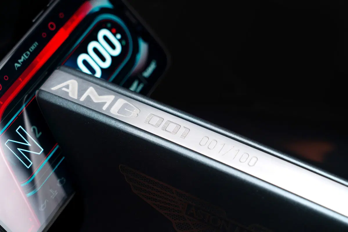 AMB 001, la moto di Aston Martin presentata a EICMA 2019 (4)