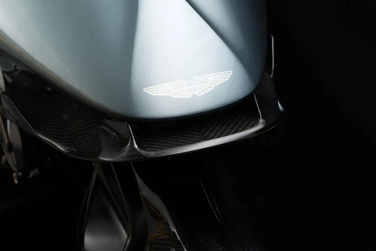 AMB 001, la moto di Aston Martin presentata a EICMA 2019 (5)