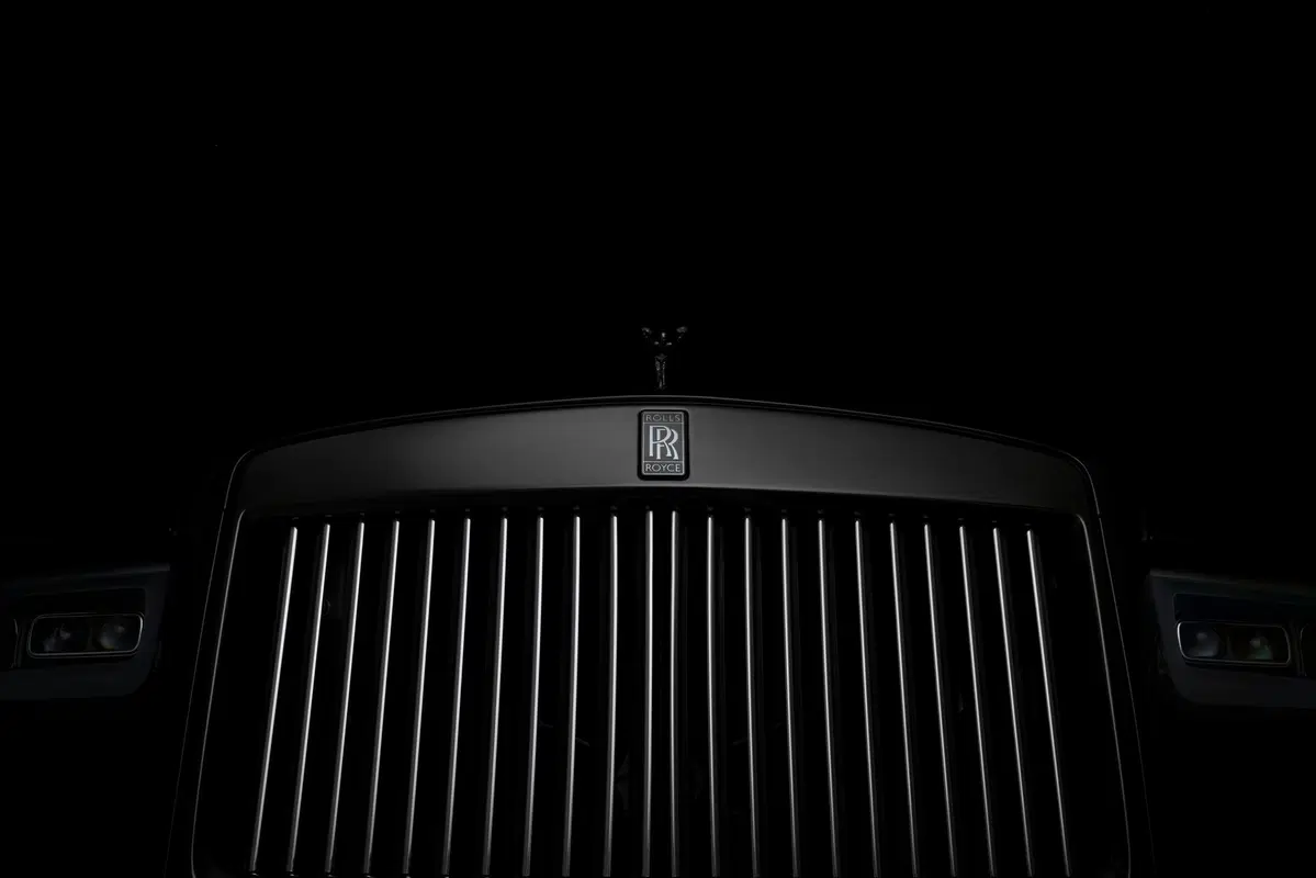 Rolls-Royce Cullinan Black Badge, look total black per il SUV di lusso (5)