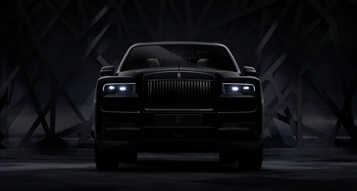 Rolls-Royce Cullinan Black Badge, look total black per il SUV di lusso (2)