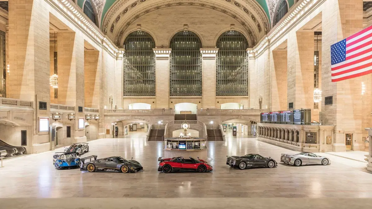 Pagani, sei vetture in mostra alla Grand Central Station di New York (3)