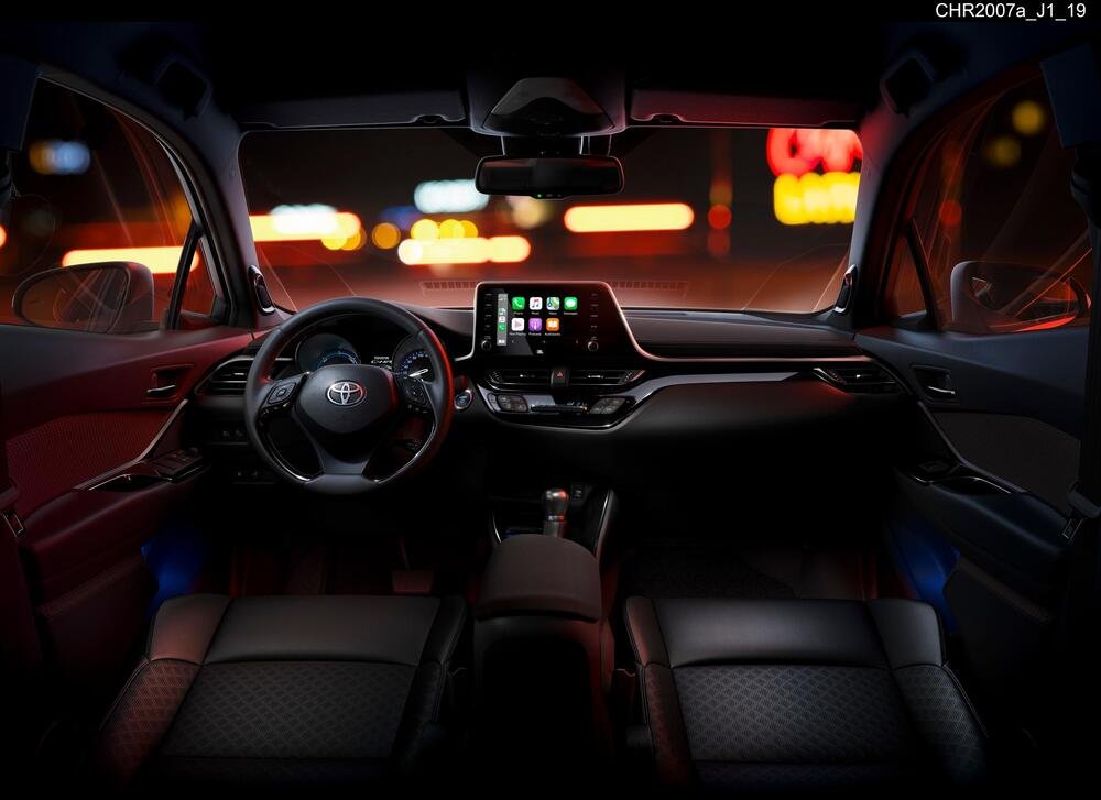 Gli interni della Toyota C-HR 2020