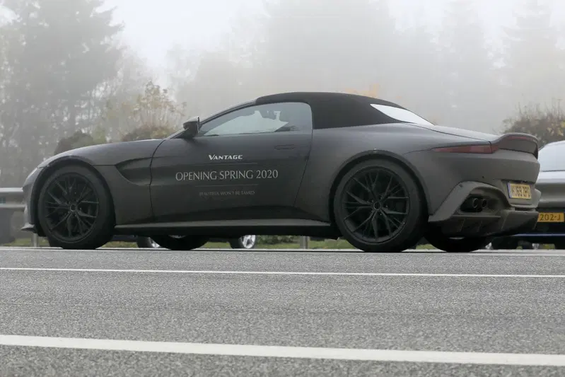 La Aston Martin Vantage Volante avvistata