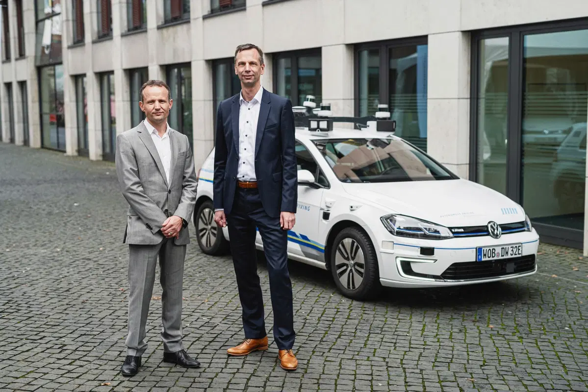 Volkswagen: la guida autonoma arriverà nel 2025 (9)
