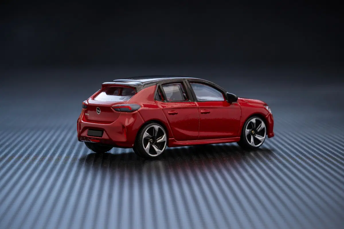 Opel Corsa: ora anche in... modellino scala 1:55 (3)