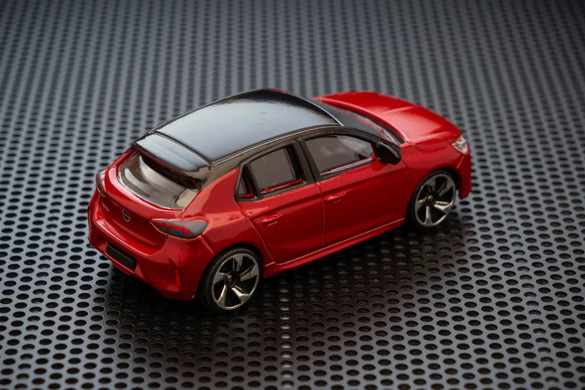 Opel Corsa: ora anche in... modellino scala 1:55 (6)