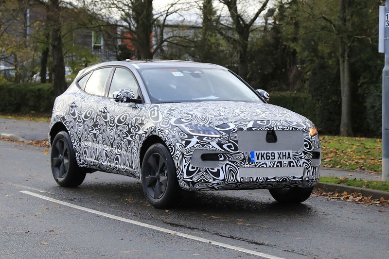 Jaguar E-Pace restyling, le foto spia