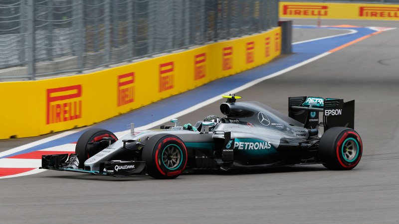 F1, Gp Russia 2016: pole per Rosberg