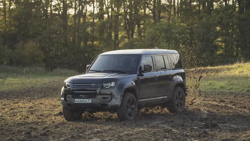 Land Rover Defender: apparir&agrave; nel prossimo film di James Bond "No Time to Die"