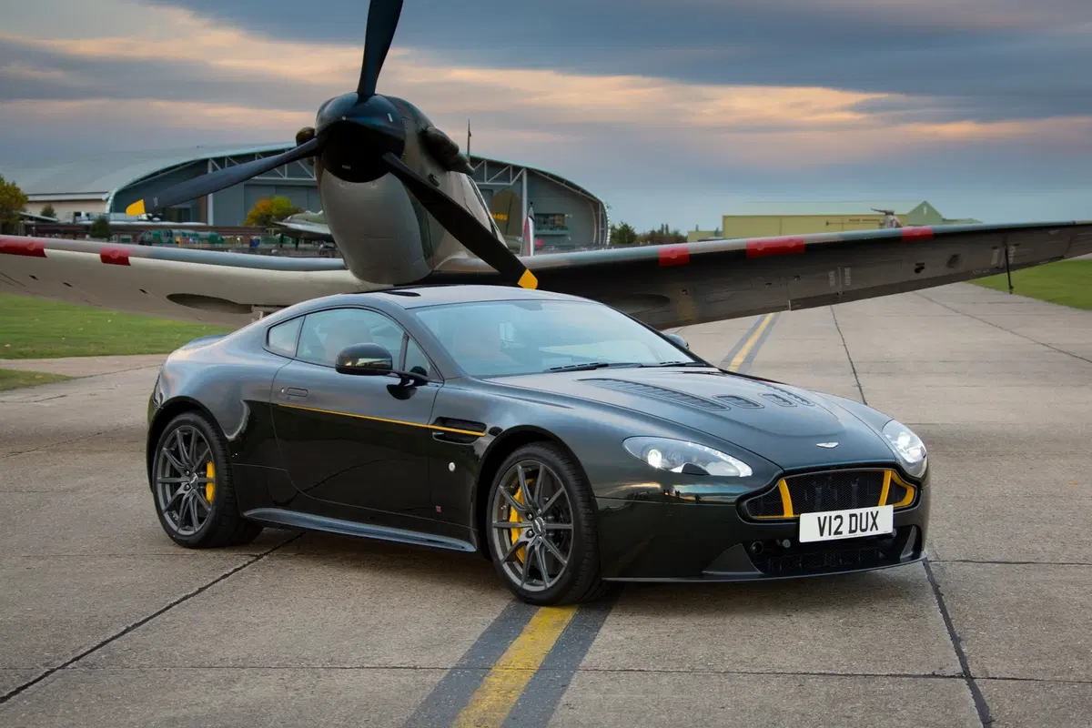Aston Martin Wings Series: nuove special edition ispirate all'aviazione (8)