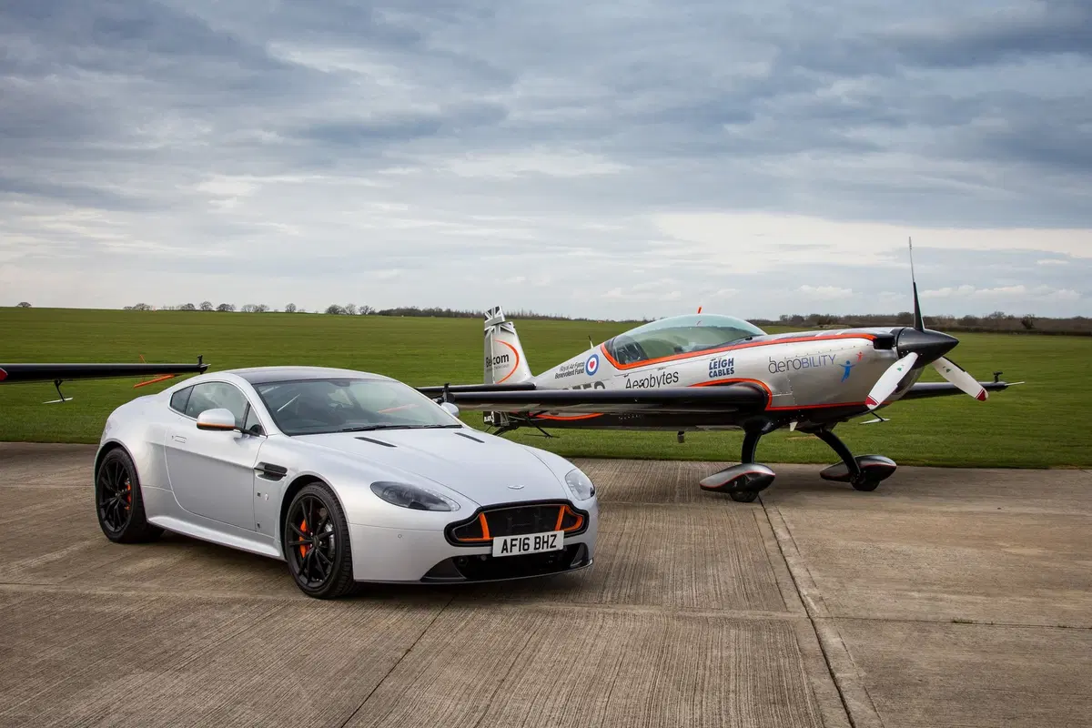 Aston Martin Wings Series: nuove special edition ispirate all'aviazione (7)