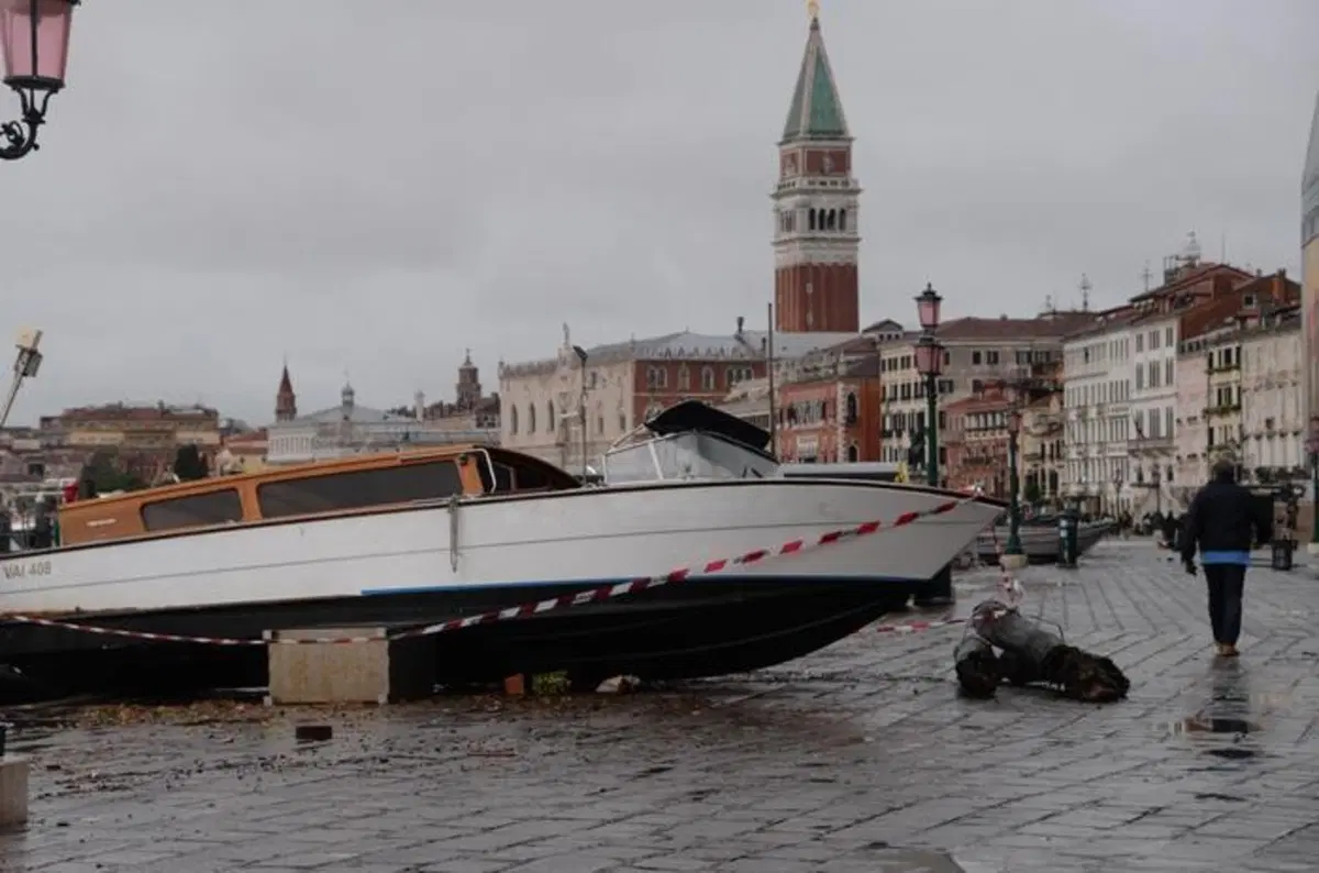 Venezia inondata, ma non solo: nel 2100 potrebbe sparire un’area grande quanto la Liguria (5)