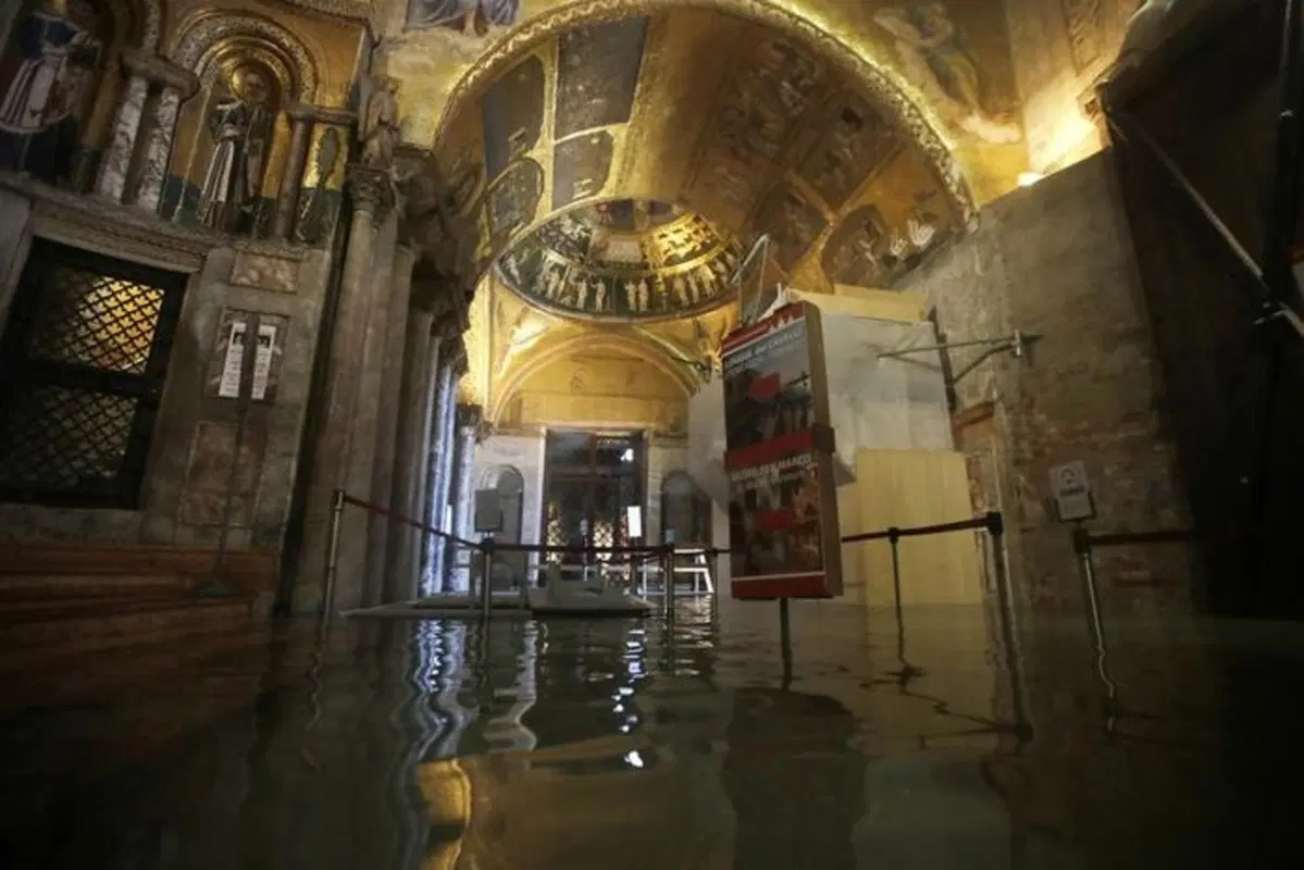 Venezia inondata, ma non solo: nel 2100 potrebbe sparire un’area grande quanto la Liguria (6)