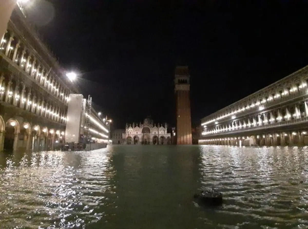 Venezia inondata, ma non solo: nel 2100 potrebbe sparire un’area grande quanto la Liguria (11)