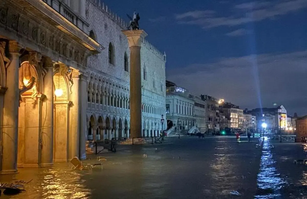 Venezia inondata, ma non solo: nel 2100 potrebbe sparire un’area grande quanto la Liguria (13)