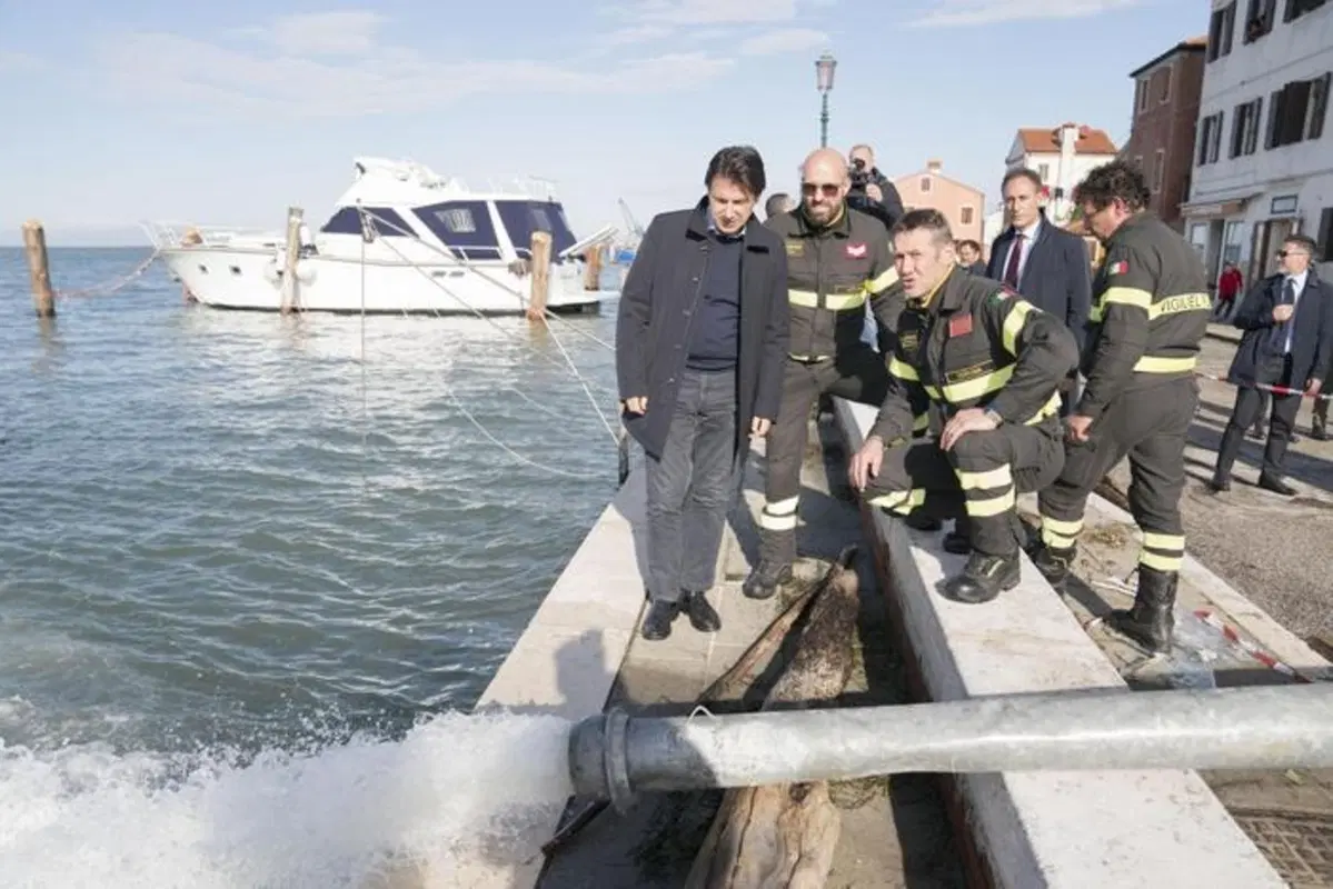 Venezia inondata, ma non solo: nel 2100 potrebbe sparire un’area grande quanto la Liguria (18)