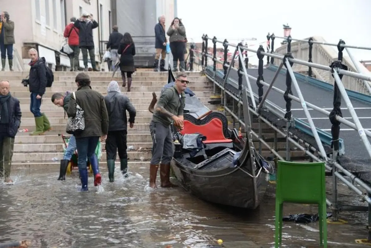 Venezia inondata, ma non solo: nel 2100 potrebbe sparire un’area grande quanto la Liguria (20)