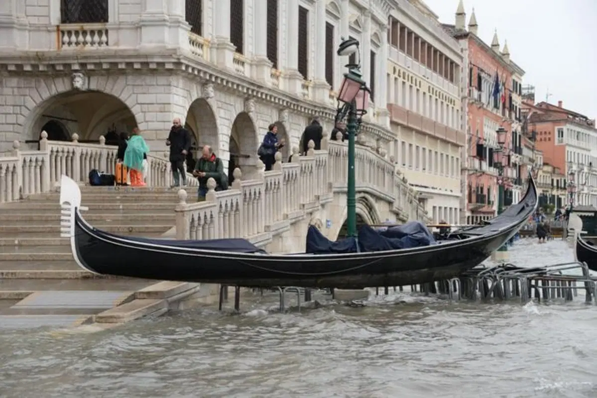Venezia inondata, ma non solo: nel 2100 potrebbe sparire un’area grande quanto la Liguria (21)
