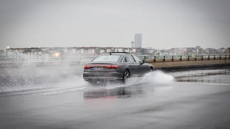 Sicurezza: nuove frontiere con le cyber-tyre Pirelli