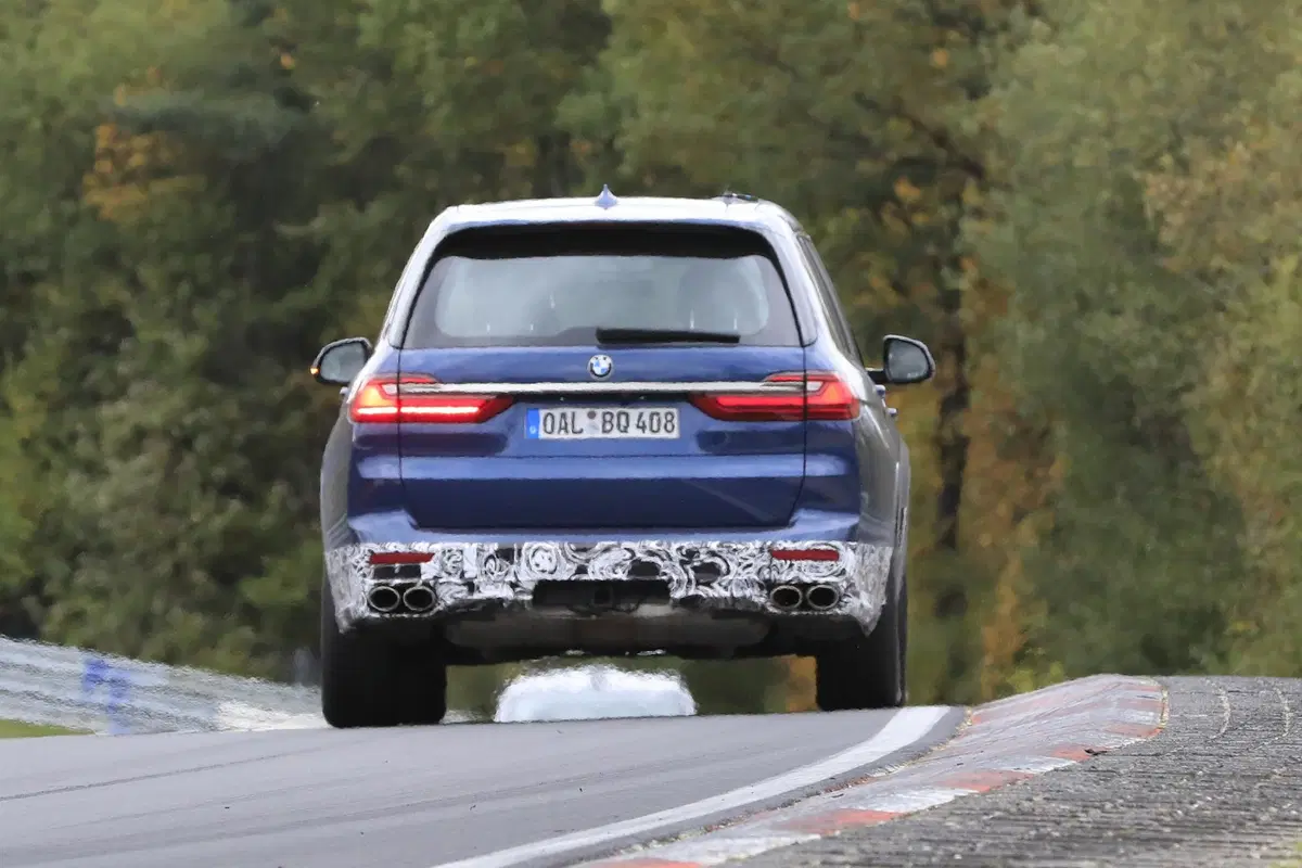 BMW Alpina XB7: SUV ad alte prestazioni al Ring [Foto spia] (7)