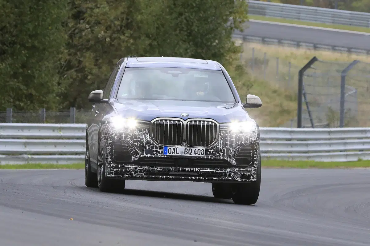 BMW Alpina XB7: SUV ad alte prestazioni al Ring [Foto spia] (8)