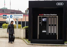 Manutenzioni e tagliandi mentre si viaggia in aereo: Audi Service Station in aeroporto a Bologna