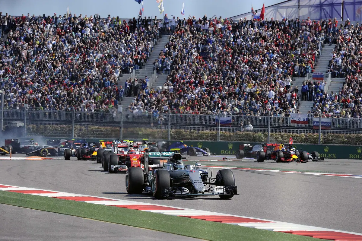 F1, Gp Russia 2016: Ferrari, la Mercedes è ancora lontana (14)