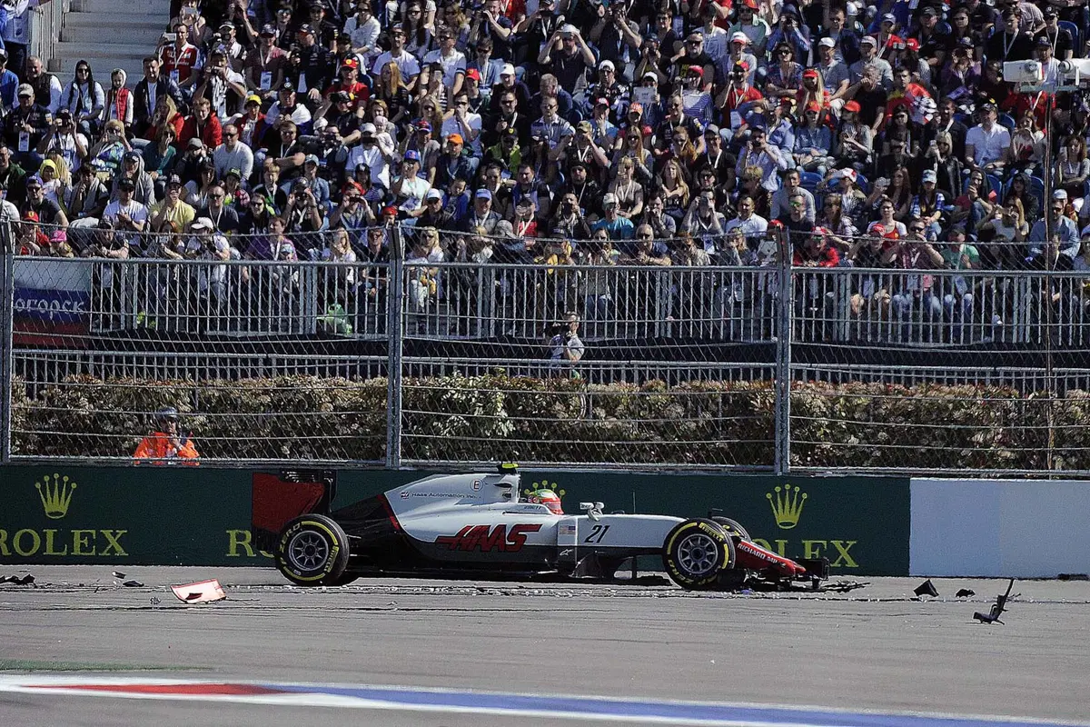 F1, Gp Russia 2016: Ferrari, la Mercedes è ancora lontana (16)