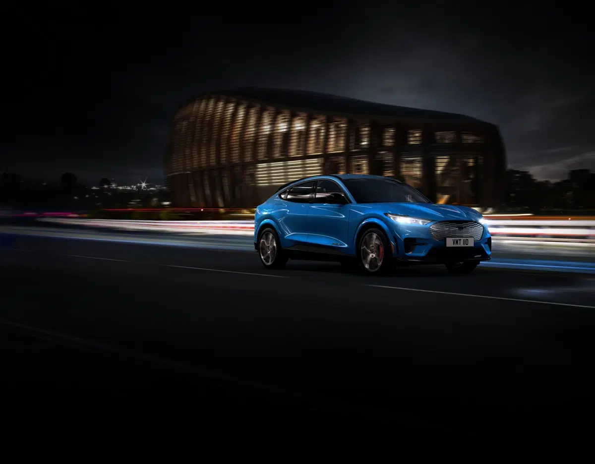 Ford Mustang Mach-E: foto e dati del nuovo SUV elettrico sportivo (8)