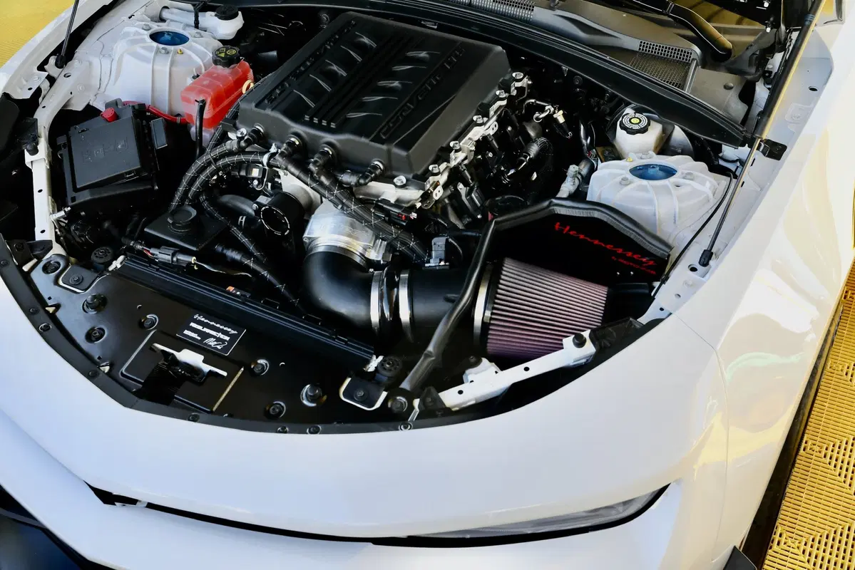 Chevrolet Camaro: motore Corvette ZR1 e ben 1.200 CV di potenza (20)
