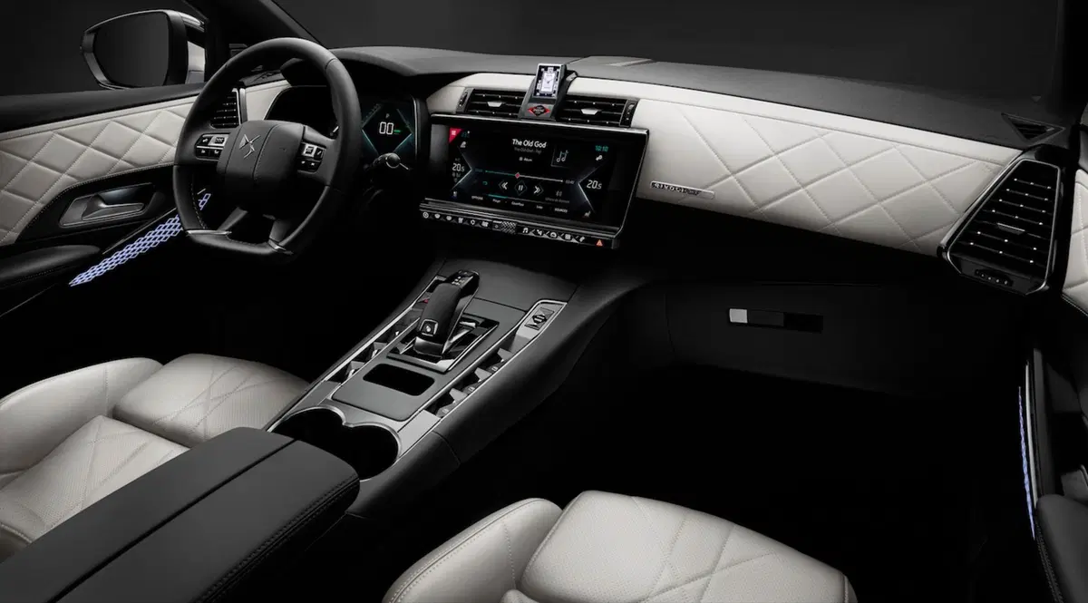 DS 7 Crossback E-Tense 4x4: con lo smoking nel fango (3)