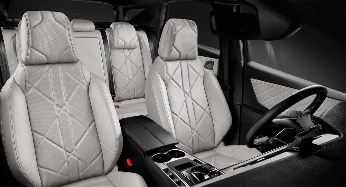 DS 7 Crossback E-Tense 4x4: con lo smoking nel fango (6)