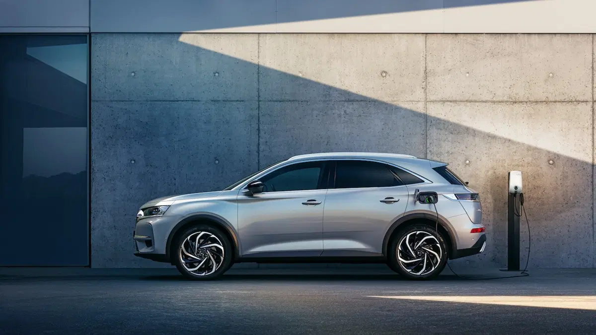 DS 7 Crossback E-Tense 4x4: con lo smoking nel fango (7)