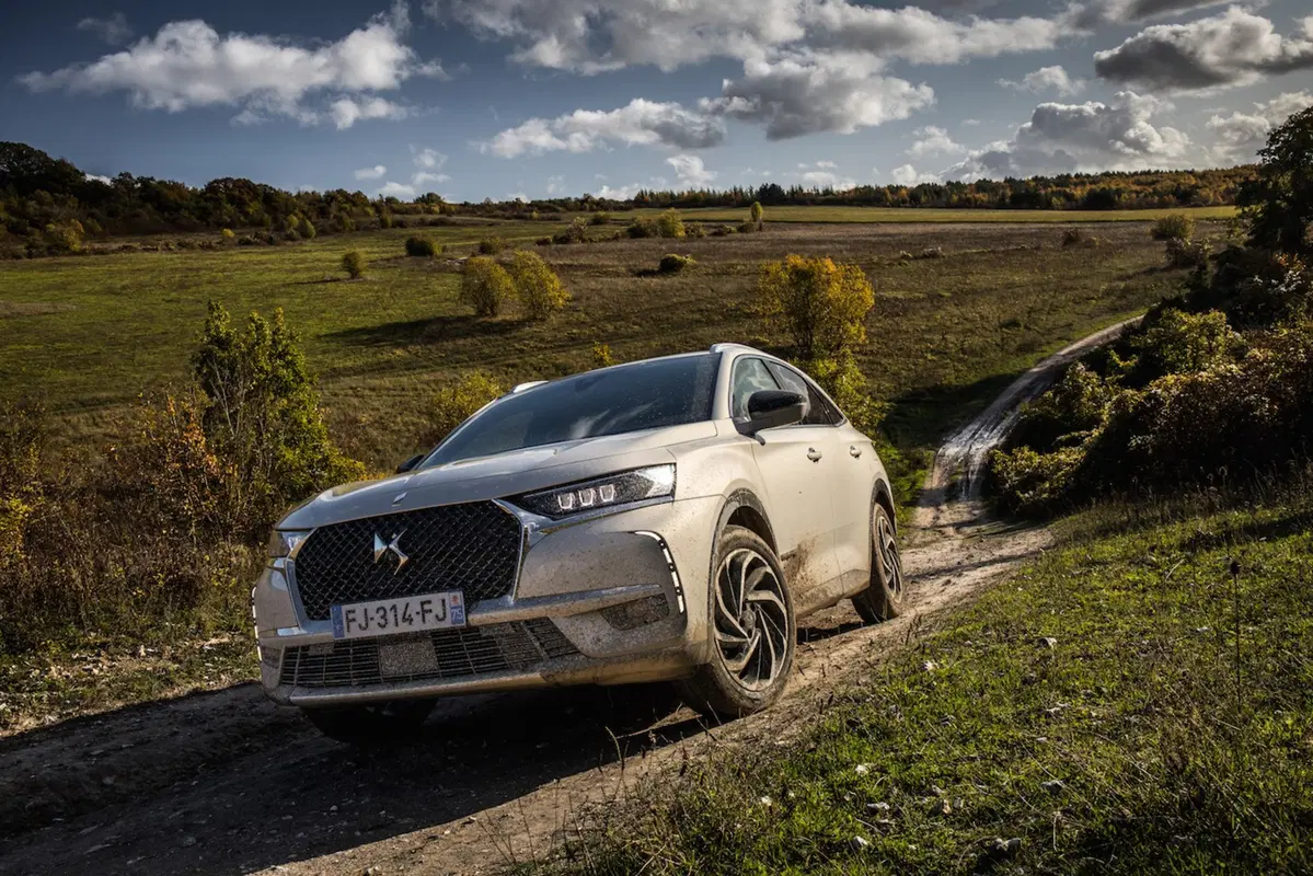 DS 7 Crossback E-Tense 4x4: con lo smoking nel fango (12)
