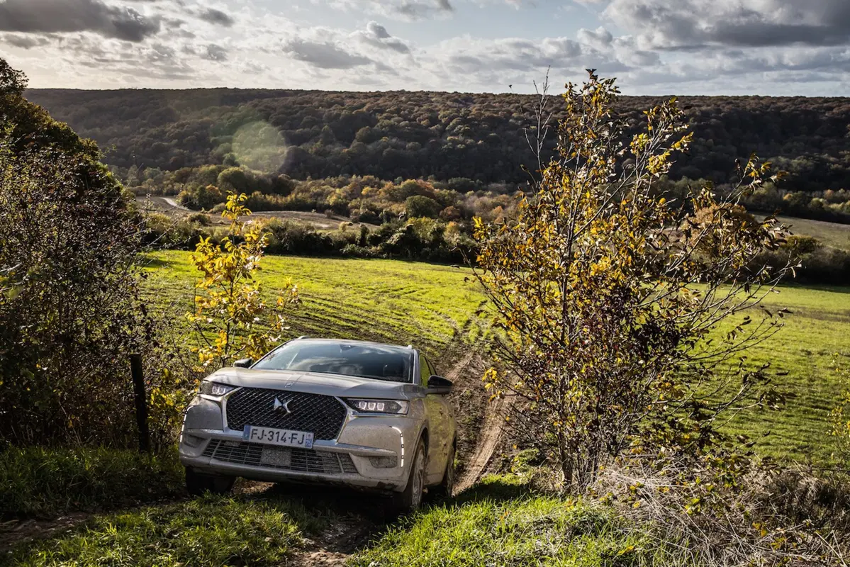 DS 7 Crossback E-Tense 4x4: con lo smoking nel fango (16)