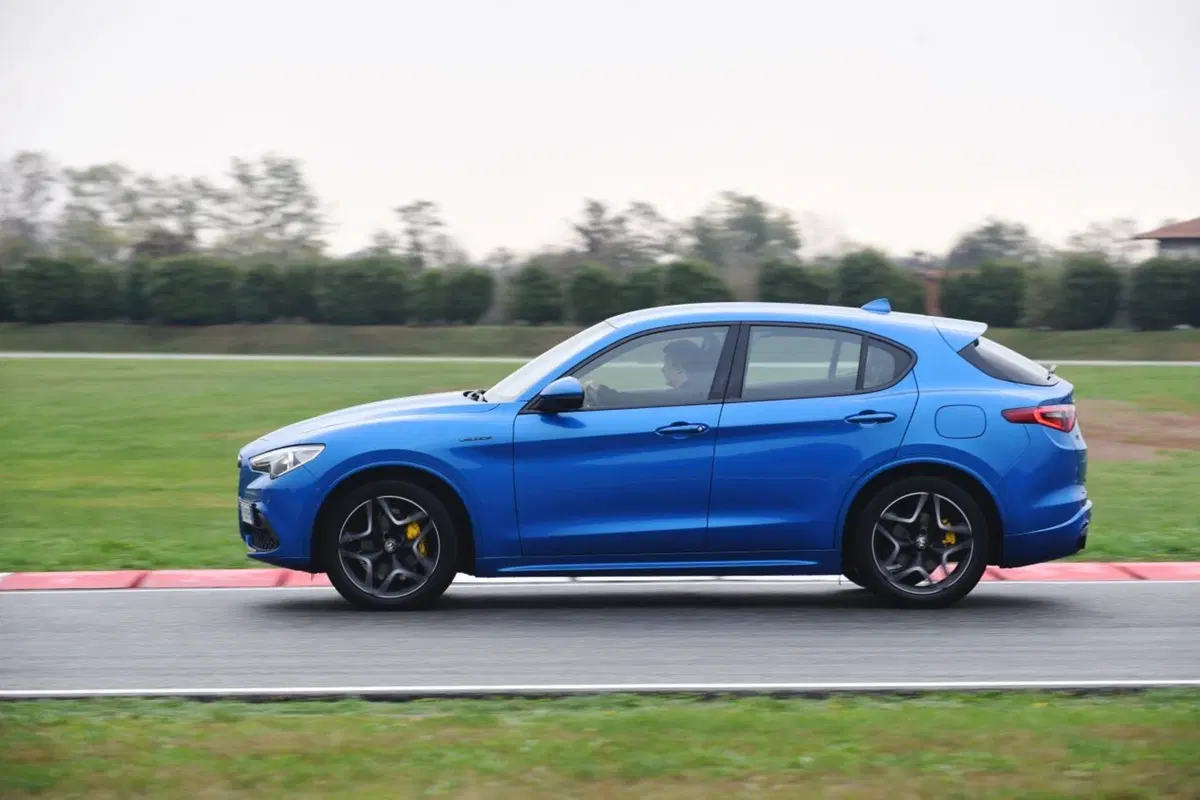 Alfa Romeo Stelvio: più tecnologia con il my 2020 (4)